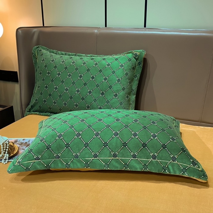 91家纺网 家纺一手货源 找家纺 米莱家纺 2021新款轻奢风加厚保暖牛奶绒四件套 巴伦 绿