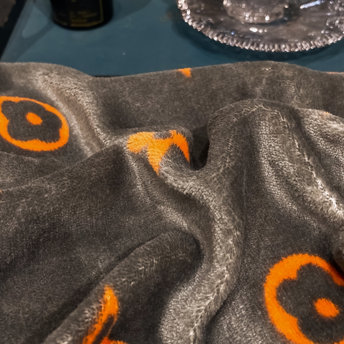 91家纺网 家纺一手货源 找家纺 米莱家纺 2021新款轻奢风加厚保暖牛奶绒四件套 简约星  灰