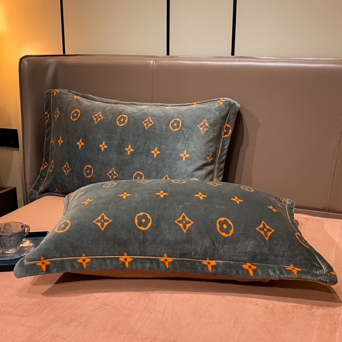 91家纺网 家纺一手货源 找家纺 米莱家纺 2021新款轻奢风加厚保暖牛奶绒四件套 简约星  灰