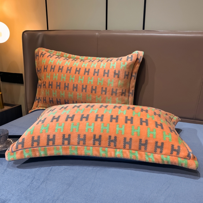 91家纺网 家纺一手货源 找家纺 米莱家纺 2021新款轻奢风加厚保暖牛奶绒四件套 凯伦  桔