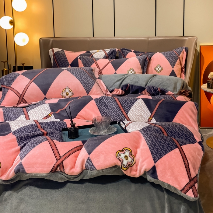 91家纺网 家纺一手货源 找家纺 米莱家纺 2021新款轻奢风加厚保暖牛奶绒四件套 菱形世界  粉