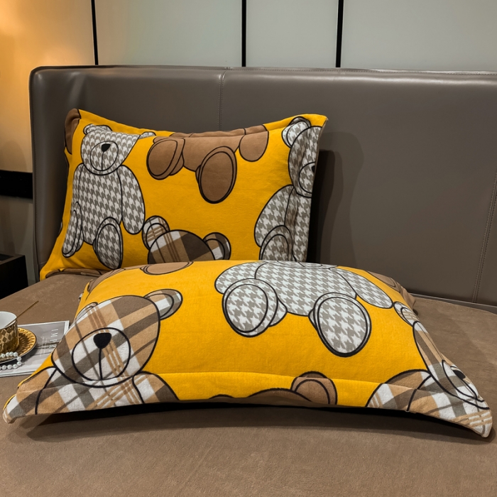 91家纺网 家纺一手货源 找家纺 米莱家纺 2021新款轻奢风加厚保暖牛奶绒四件套 绅士熊