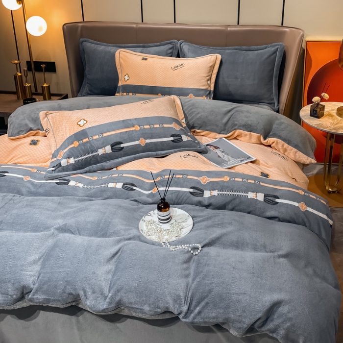 91家纺网 家纺一手货源 找家纺 米莱家纺 2021新款轻奢风加厚保暖牛奶绒四件套 四叶草