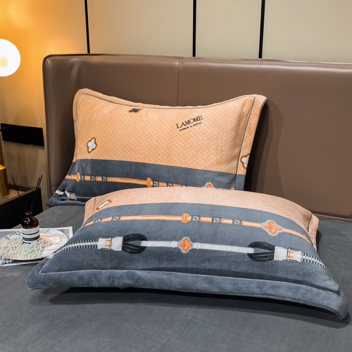 91家纺网 家纺一手货源 找家纺 米莱家纺 2021新款轻奢风加厚保暖牛奶绒四件套 四叶草