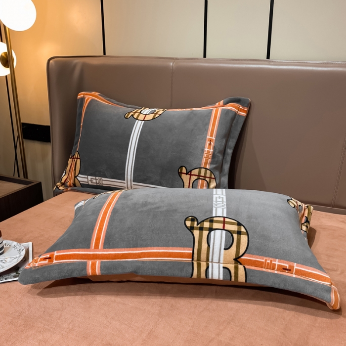 91家纺网 家纺一手货源 找家纺 米莱家纺 2021新款轻奢风加厚保暖牛奶绒四件套 保伦骑士