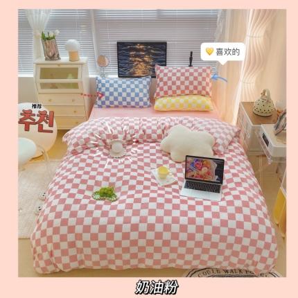 91家纺网 家纺一手货源 找家纺 顾里家纺 2021新款韩系撞色棋盘格高克重牛奶绒四件套 奶油粉