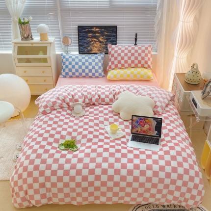 顾里家纺 2021新款韩系撞色棋盘格高克重牛奶绒四件套 奶油粉