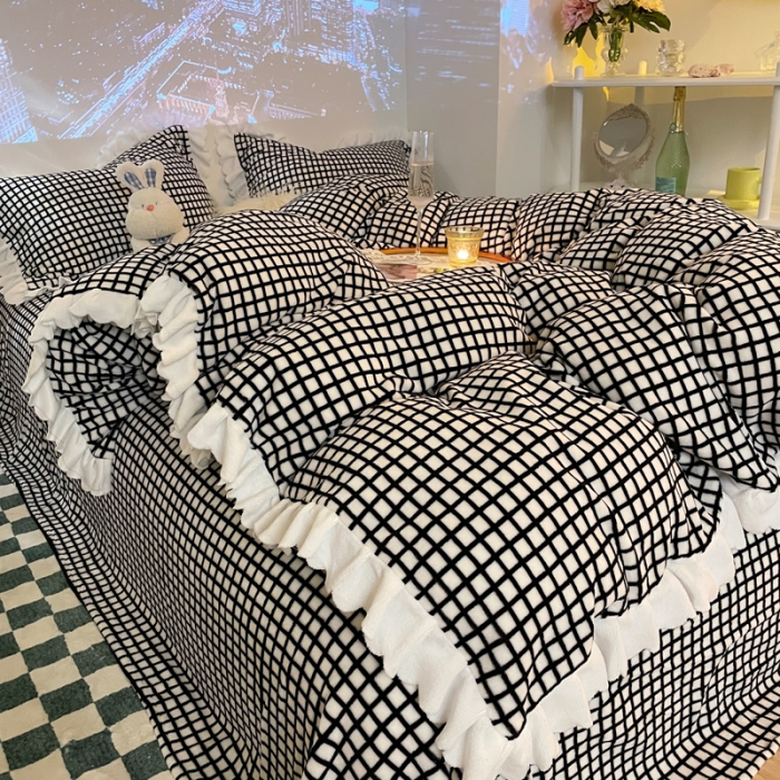 91家纺网 家纺一手货源 找家纺 千朵 2021新款韩版牛奶绒保暖四件套 格格黑白