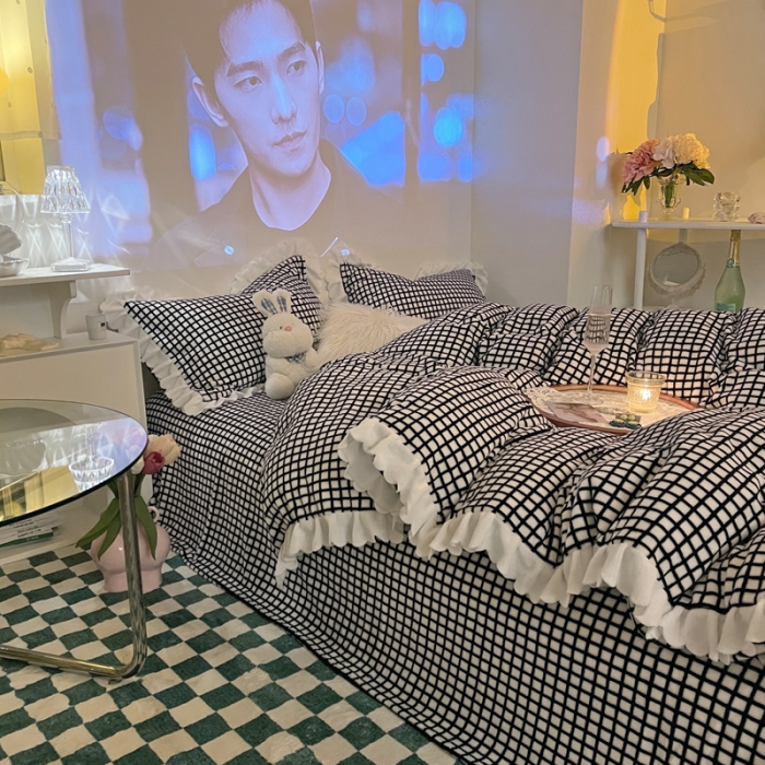 91家纺网 家纺一手货源 找家纺 千朵 2021新款韩版牛奶绒保暖四件套 格格黑白