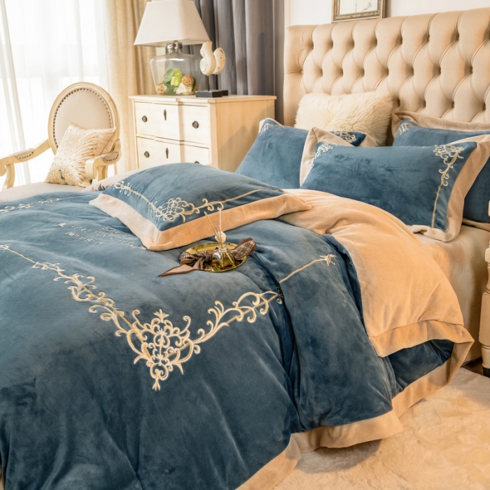 91家纺网 家纺一手货源 找家纺 露梦 新款210克轻奢牛奶绒抗静电四件套 卡琳娜-轻奢蓝