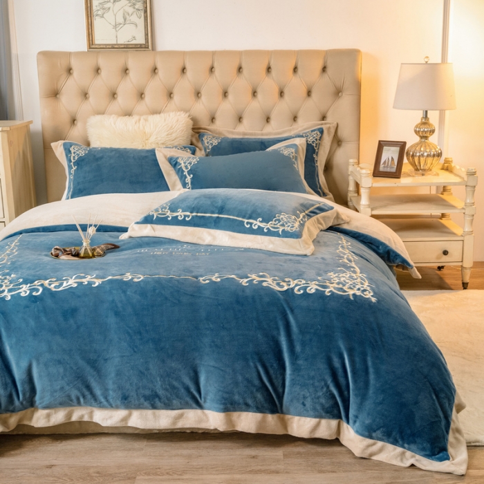 91家纺网 家纺一手货源 找家纺 露梦 新款210克轻奢牛奶绒抗静电四件套 卡琳娜-轻奢蓝