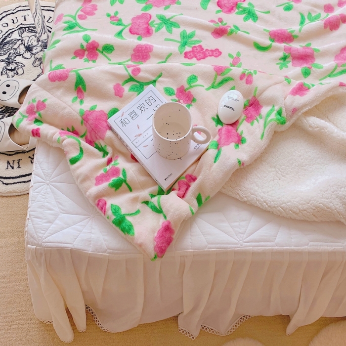 91家纺网 家纺一手货源 找家纺 顾里 2021新款ins网红少女心暖肤羊羔绒毯实拍图春系玫花