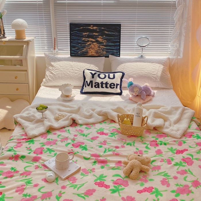 91家纺网 家纺一手货源 找家纺 顾里 2021新款ins网红少女心暖肤羊羔绒毯实拍图春系玫花