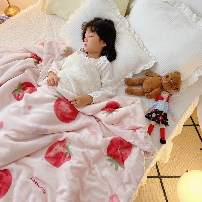 91家纺网 家纺一手货源 找家纺 顾里家纺 2021新款ins网红少女心暖肤羊羔绒毯 花花草莓