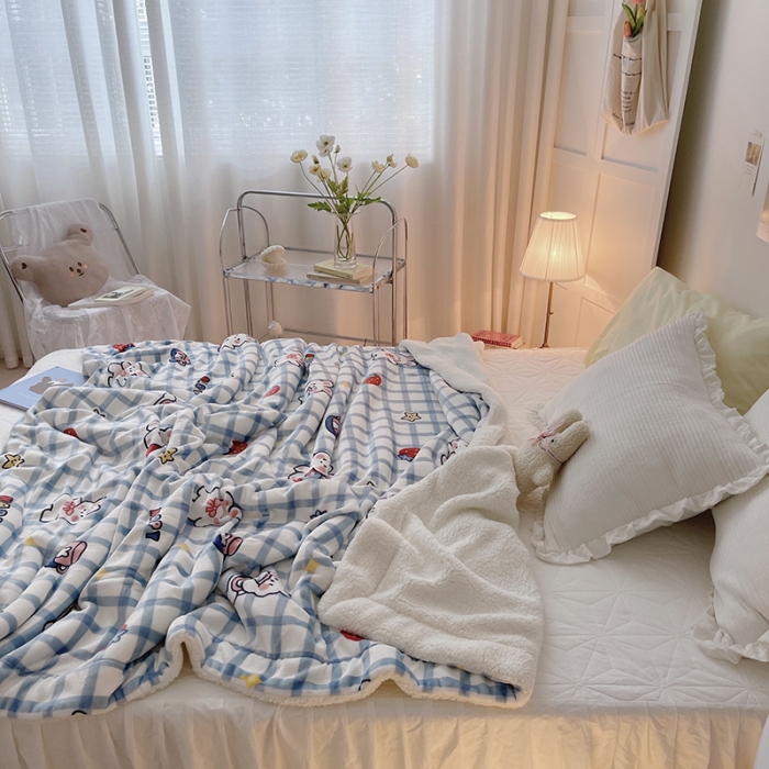 91家纺网 家纺一手货源 找家纺 顾里家纺 2021新款ins网红少女心暖肤羊羔绒毯 蓝格小兔
