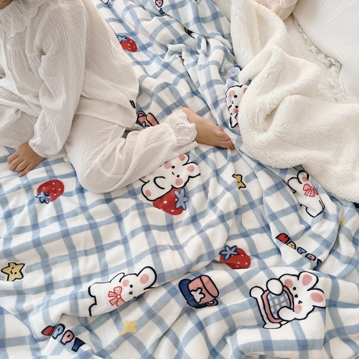 91家纺网 家纺一手货源 找家纺 顾里家纺 2021新款ins网红少女心暖肤羊羔绒毯 蓝格小兔