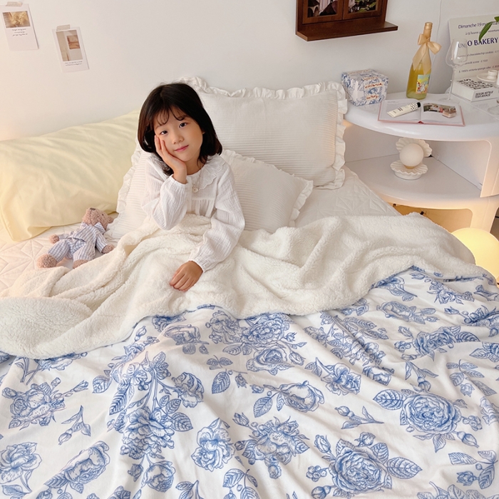 91家纺网 家纺一手货源 找家纺 顾里家纺 2021新款ins网红少女心暖肤羊羔绒毯 山茶花