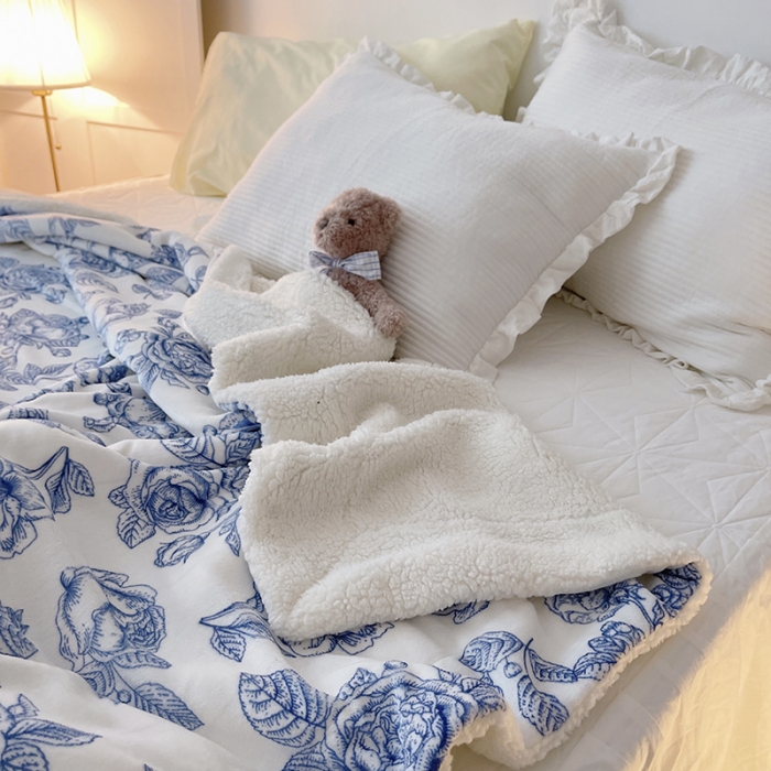 91家纺网 家纺一手货源 找家纺 顾里家纺 2021新款ins网红少女心暖肤羊羔绒毯 山茶花