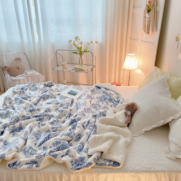 91家纺网 家纺一手货源 找家纺 顾里家纺 2021新款ins网红少女心暖肤羊羔绒毯 山茶花