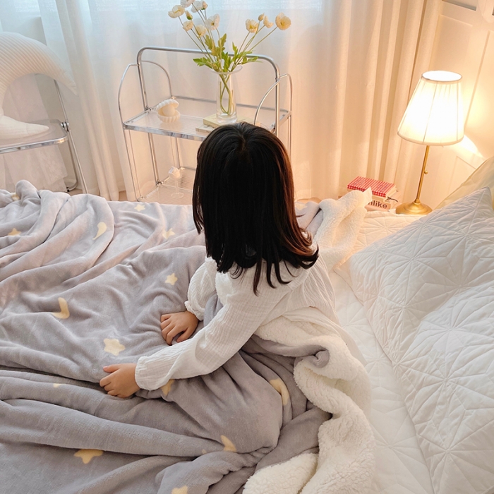 91家纺网 家纺一手货源 找家纺 顾里家纺 2021新款ins网红少女心暖肤羊羔绒毯 星空