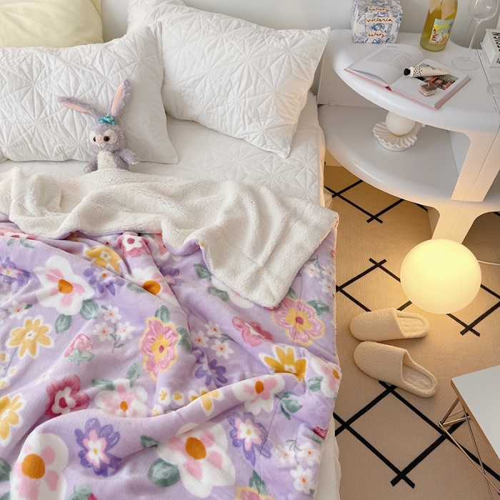 91家纺网 家纺一手货源 找家纺 顾里家纺 2021新款ins网红少女心暖肤羊羔绒毯 油画紫花