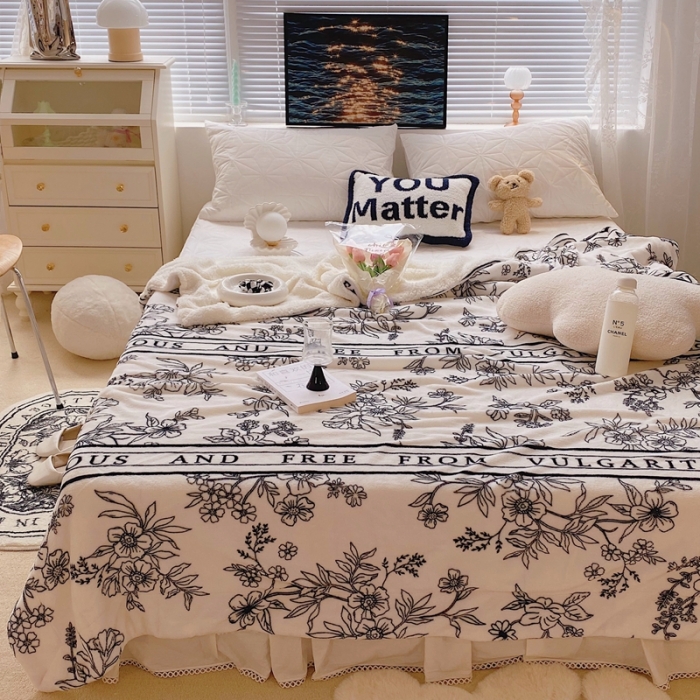 91家纺网 家纺一手货源 找家纺 顾里 2021新款ins网红少女心暖肤羊羔绒毯实拍图优雅小花