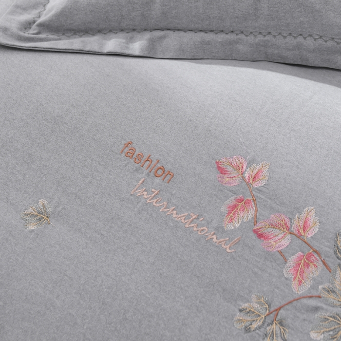 91家纺网 家纺一手货源 找家纺 百花王 2021新款全棉绣花刺绣四件套 浅灰