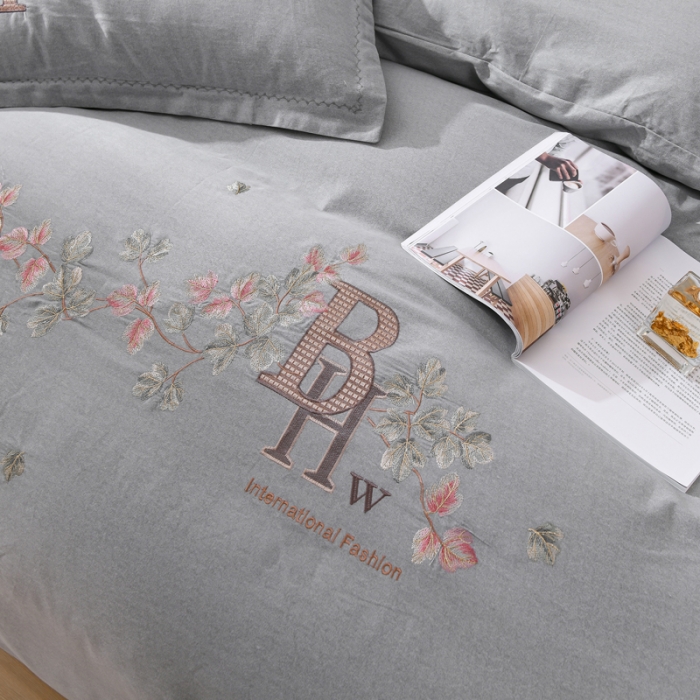 91家纺网 家纺一手货源 找家纺 百花王 2021新款全棉绣花刺绣四件套 浅灰