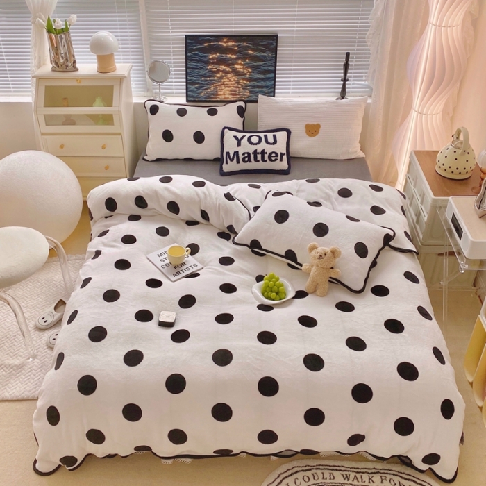 91家纺网 家纺一手货源 找家纺 顾里家纺2021新款ins韩国高端保暖牛奶绒四件套白波点