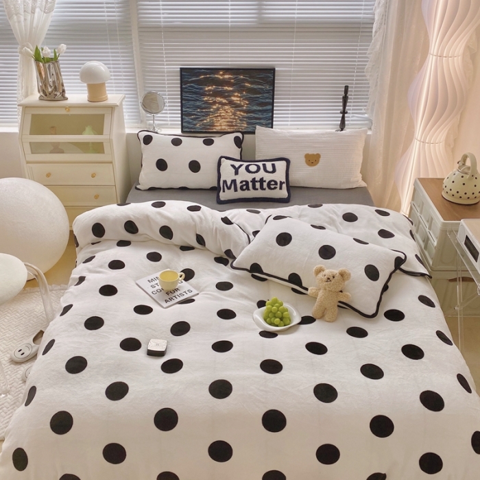 91家纺网 家纺一手货源 找家纺 顾里家纺2021新款ins韩国高端保暖牛奶绒四件套白波点