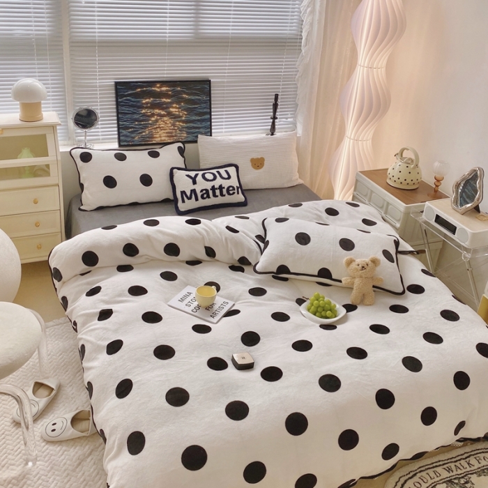 91家纺网 家纺一手货源 找家纺 顾里家纺2021新款ins韩国高端保暖牛奶绒四件套白波点