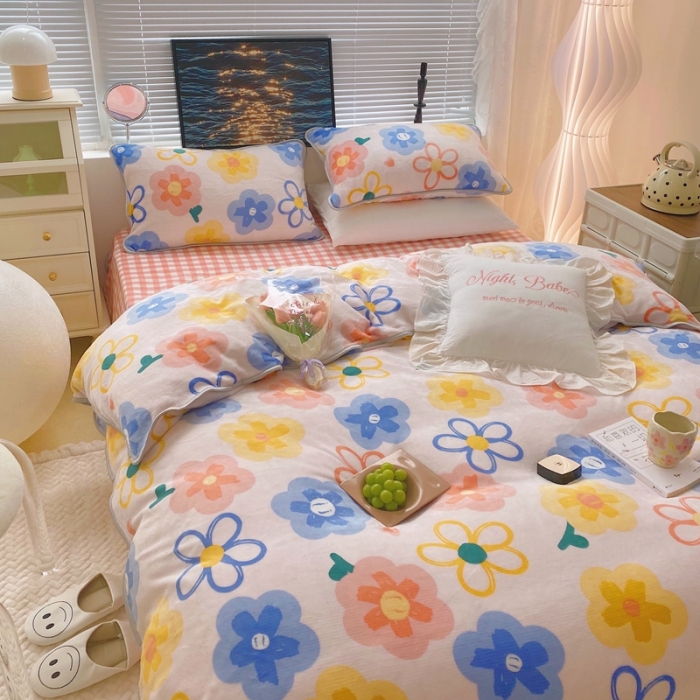 91家纺网 家纺一手货源 找家纺 顾里家纺2021新款ins韩国高端保暖牛奶绒四件套粉油画花花