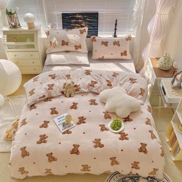 91家纺网 家纺一手货源 找家纺 顾里家纺2021新款ins韩国高端保暖牛奶绒四件套韩国熊仔