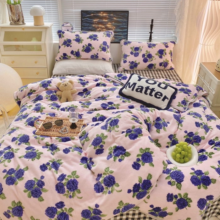 91家纺网 家纺一手货源 找家纺 顾里家纺2021新款ins韩国高端保暖牛奶绒四件套韩国紫花