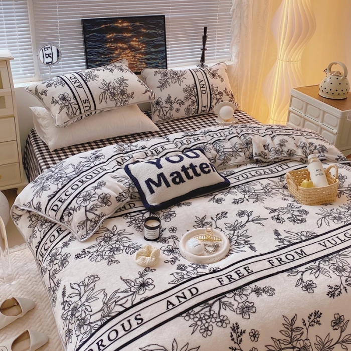 91家纺网 家纺一手货源 找家纺 顾里家纺2021新款ins韩国高端保暖牛奶绒四件套优雅小花