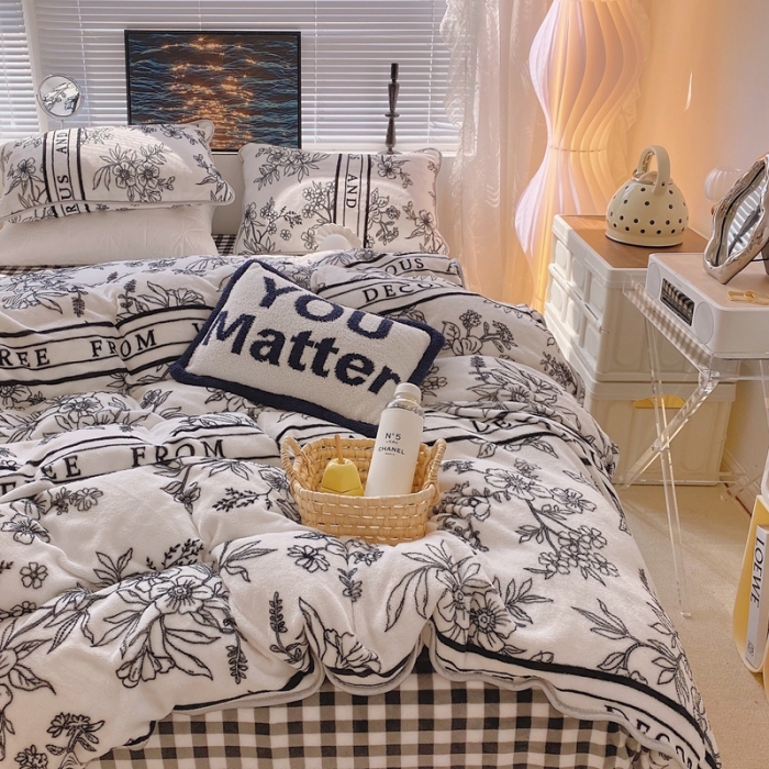 91家纺网 家纺一手货源 找家纺 顾里家纺2021新款ins韩国高端保暖牛奶绒四件套优雅小花