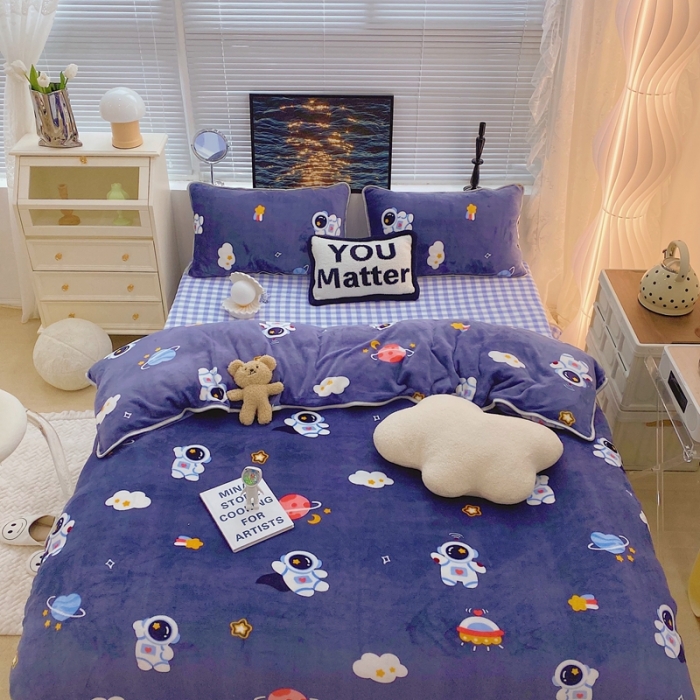 91家纺网 家纺一手货源 找家纺 顾里家纺2021新款ins韩国高端保暖牛奶绒四件套宇航员