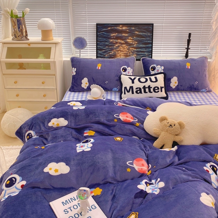 91家纺网 家纺一手货源 找家纺 顾里家纺2021新款ins韩国高端保暖牛奶绒四件套宇航员