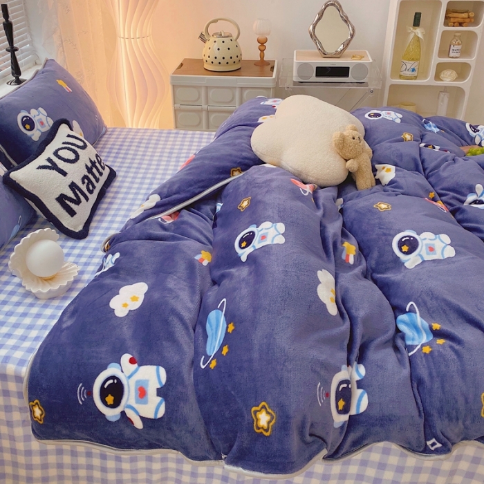 91家纺网 家纺一手货源 找家纺 顾里家纺2021新款ins韩国高端保暖牛奶绒四件套宇航员