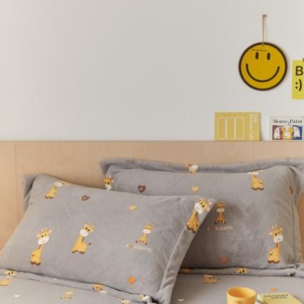 91家纺网 家纺一手货源 找家纺 （总）时光里 2021新款230克牛奶绒印花枕套