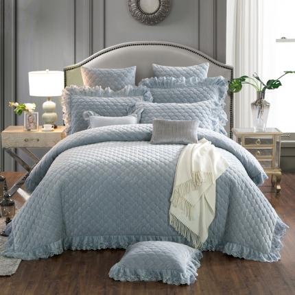 91家纺网 家纺一手货源 找家纺 恒爱2021新款水晶绒夹棉床裙款翩翩花舞系列四件套 浅灰色