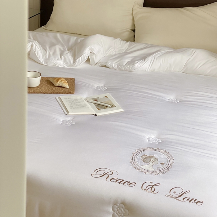 91家纺网 家纺一手货源 找家纺 （总）本希 2021新款公主风抗菌澳绒美肤被芯