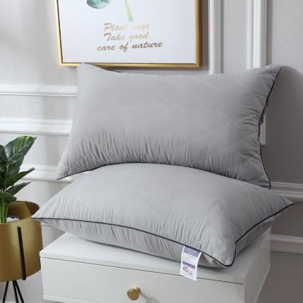 91家纺网 家纺一手货源 找家纺 皇冠之家 2022新款单面绗大方格枕一只 灰色