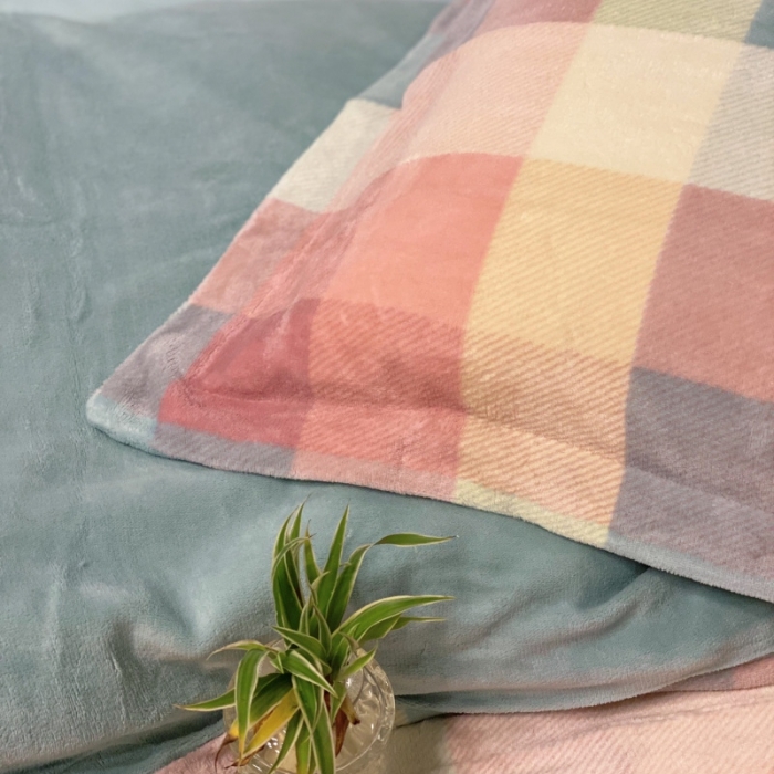 91家纺网 家纺一手货源 找家纺 棉生活 2021新款小清新牛奶绒四件套 布丁格粉