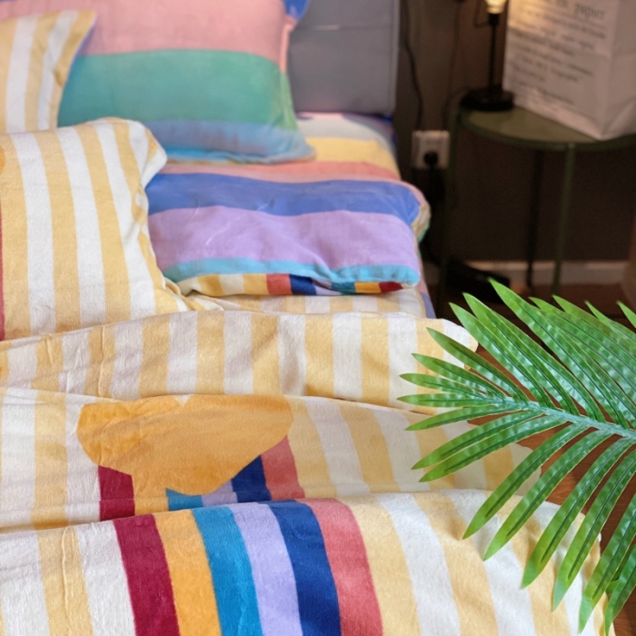 91家纺网 家纺一手货源 找家纺 棉生活 2021新款小清新牛奶绒四件套 彩虹洋-黄