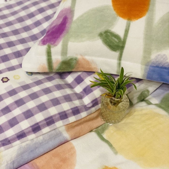 91家纺网 家纺一手货源 找家纺 棉生活 2021新款小清新牛奶绒四件套 彩色郁金香