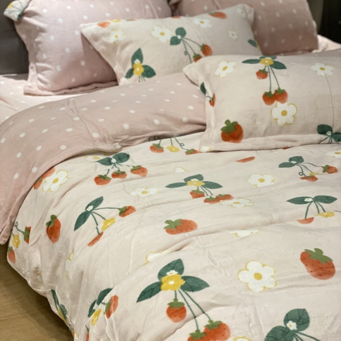 91家纺网 家纺一手货源 找家纺 棉生活 2021新款小清新牛奶绒四件套 草莓果酱