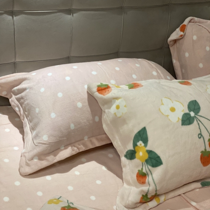 91家纺网 家纺一手货源 找家纺 棉生活 2021新款小清新牛奶绒四件套 草莓果酱