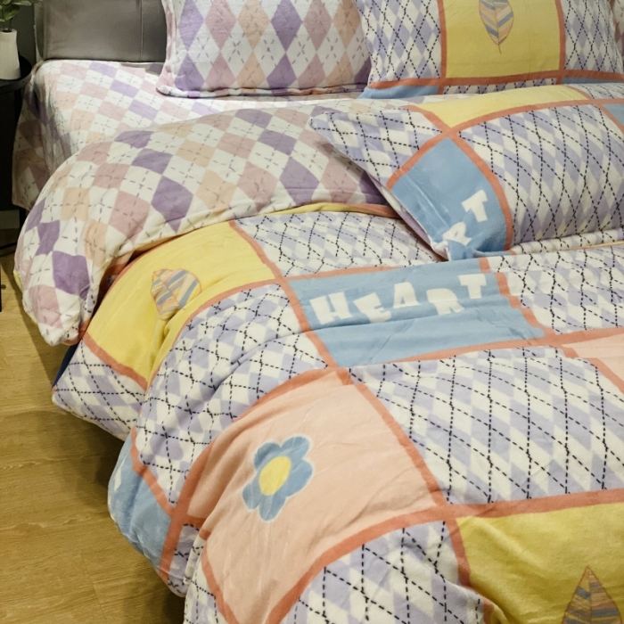 91家纺网 家纺一手货源 找家纺 棉生活 2021新款小清新牛奶绒四件套 多彩菱形