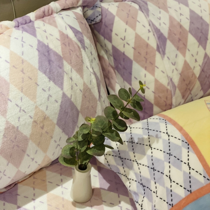 91家纺网 家纺一手货源 找家纺 棉生活 2021新款小清新牛奶绒四件套 多彩菱形